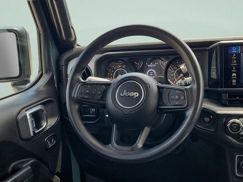 Used 2025 Jeep Wrangler Unlimited Sport AWD/4WD image 12