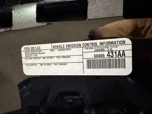 Used 2019 Jeep Cherokee Overland w/ Technology Group image 63