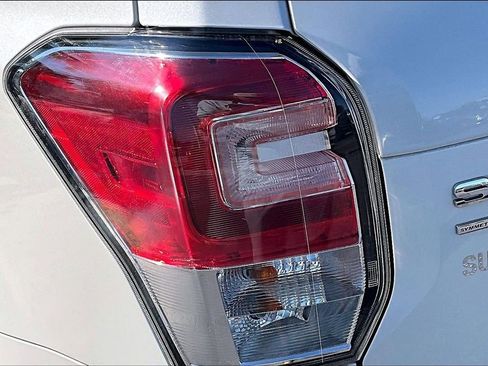 Used 2017 Subaru Forester 2.5i Touring image 22