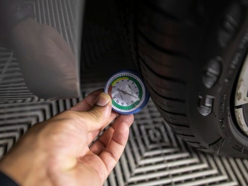 Used 2022 BMW 530e w/ Premium Package image 48