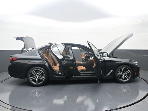 Used 2022 BMW 530i xDrive w/ Convenience Package image 44