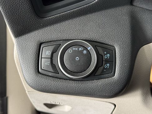 Used 2018 Ford Escape SE w/ Ford Safe & Smart Package image 28