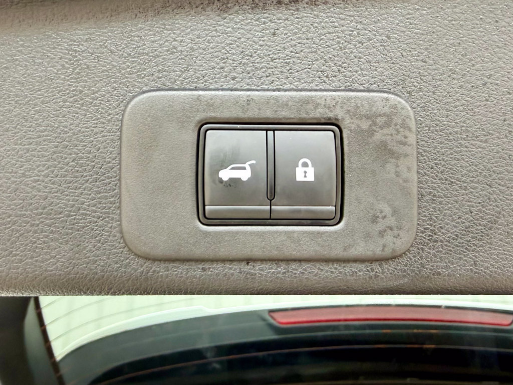 Used 2025 Nissan Murano SV AWD/4WD image 18