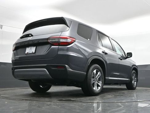 Used 2025 Honda Pilot EX-L image 37