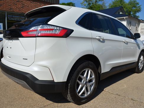 Used 2022 Ford Edge SEL w/ Convenience Package AWD/4WD image 4