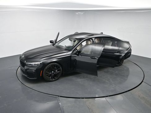 Used 2022 BMW 740i w/ M Sport Package RWD image 70