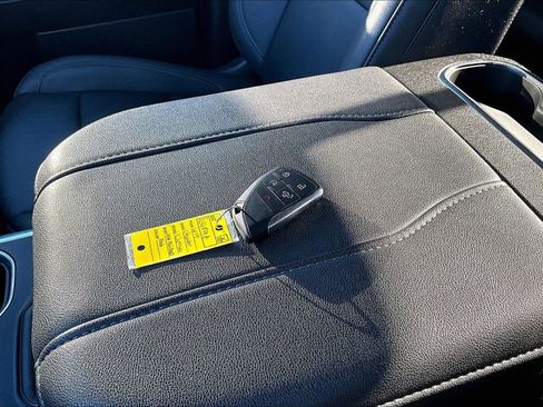 Used 2024 Chevrolet Silverado 1500 LT Trail Boss w/ Convenience Package II image 34