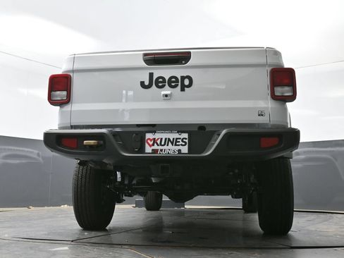 New 2026 Jeep Gladiator Sport AWD/4WD image 37