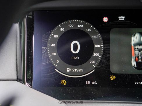 Used 2025 Aston Martin DB12 Coupe image 23