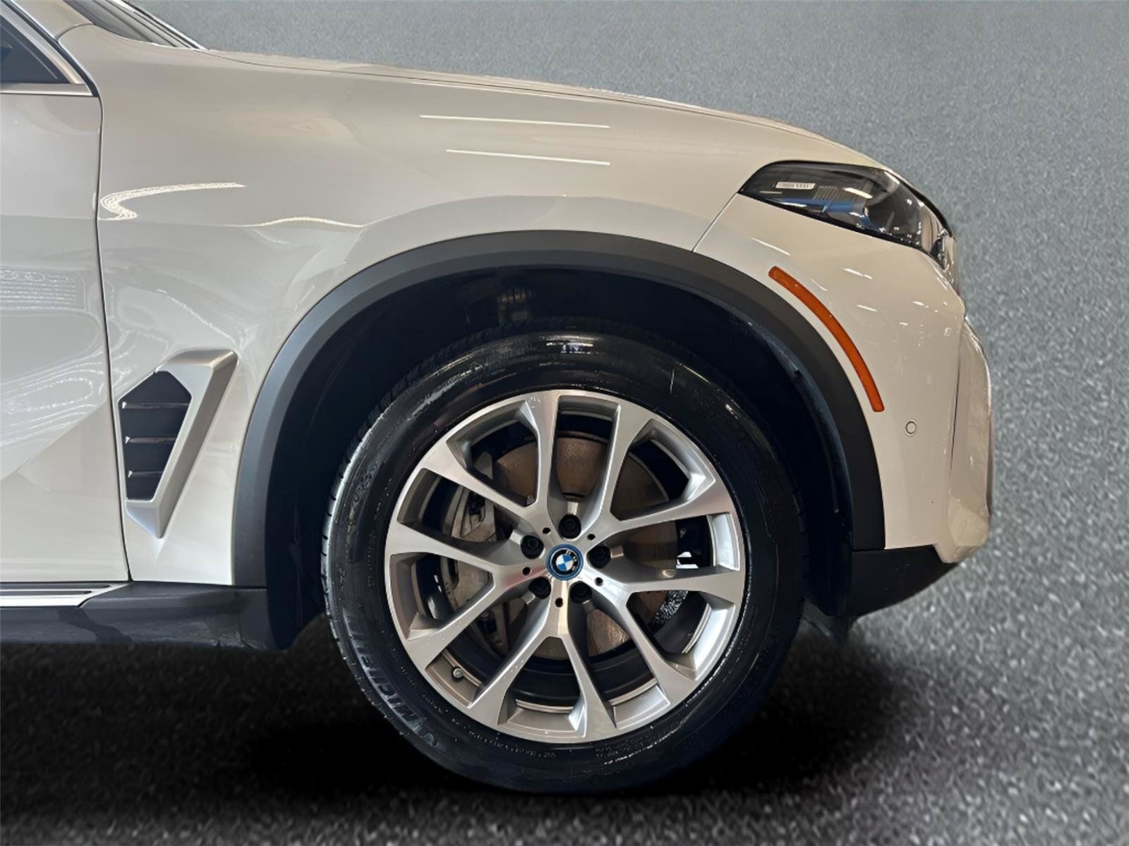Used 2025 BMW X5 xDrive50e AWD/4WD image 10