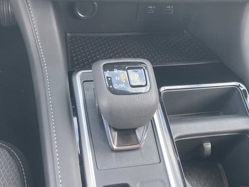 New 2025 Nissan Pathfinder SV w/ SV Premium Package image 31