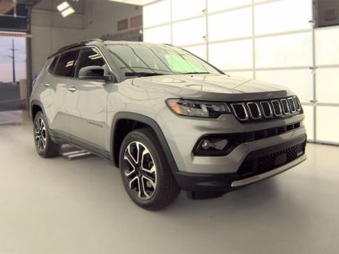 Used 2023 Jeep Compass Limited AWD/4WD image 1