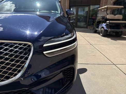 Used 2025 Genesis GV70 2.5T image 10