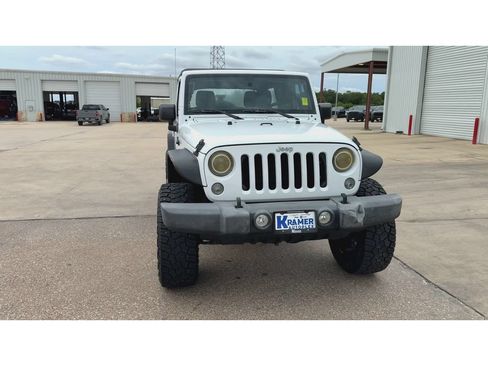 Used 2017 Jeep Wrangler Unlimited Sport AWD/4WD image 3