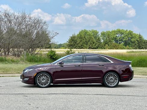 Used 2013 Lincoln MKZ image 3