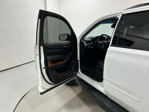 Used 2018 Chevrolet Tahoe Premier AWD/4WD image 24