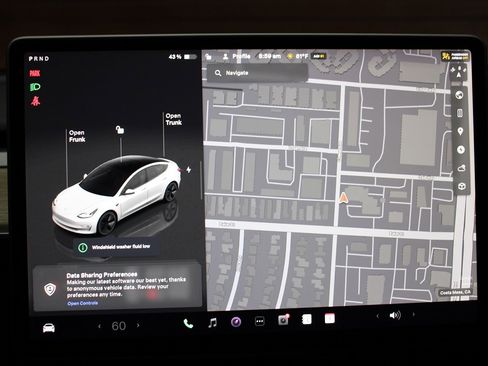 Used 2023 Tesla Model 3 Standard Range image 14