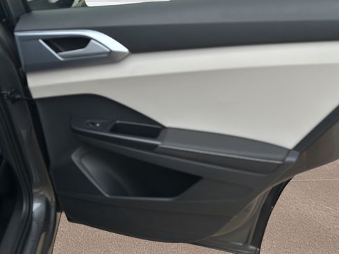 New 2026 Volkswagen Taos SE FWD image 12