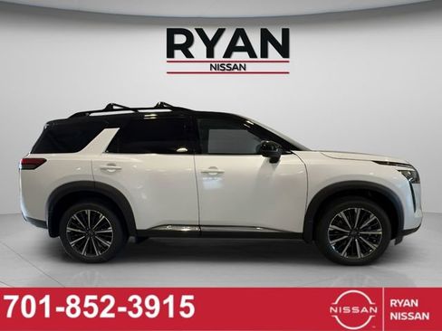 New 2026 Nissan Pathfinder Platinum AWD/4WD image 6