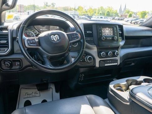 Used 2024 RAM 2500 Tradesman w/ Chrome Appearance Group AWD/4WD image 12