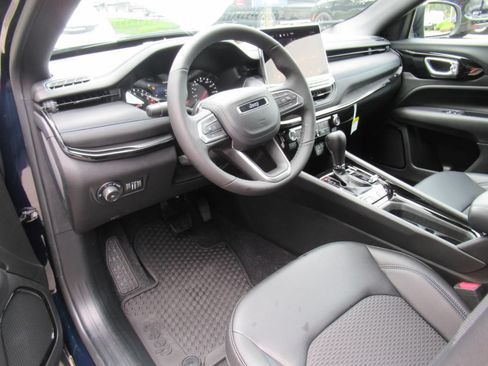 New 2026 Jeep Compass Latitude AWD/4WD image 16