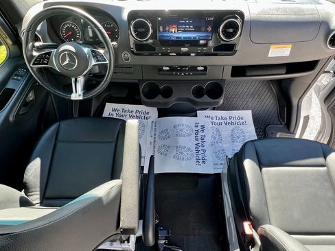 Used 2025 Mercedes-Benz Sprinter 2500 image 11