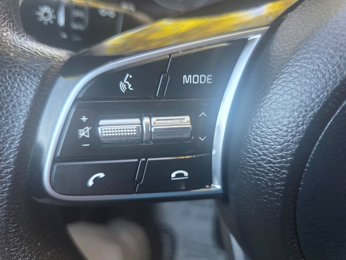 Used 2020 Kia Forte LXS FWD image 39