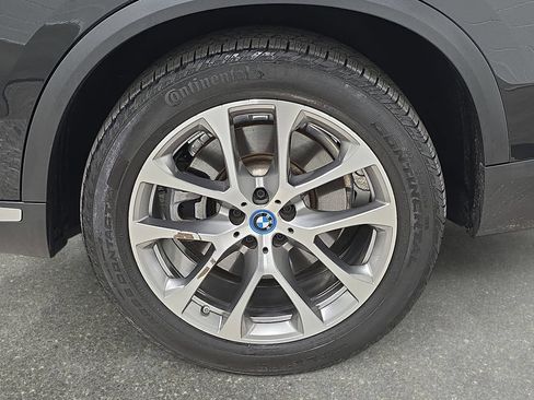 Used 2025 BMW X5 xDrive50e AWD/4WD image 30