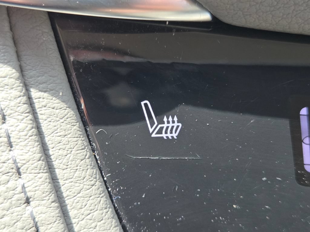 Used 2017 Cadillac XT5 Luxury FWD image 13