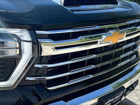 Used 2024 Chevrolet Silverado 2500 LTZ w/ LTZ Convenience Package AWD/4WD image 34
