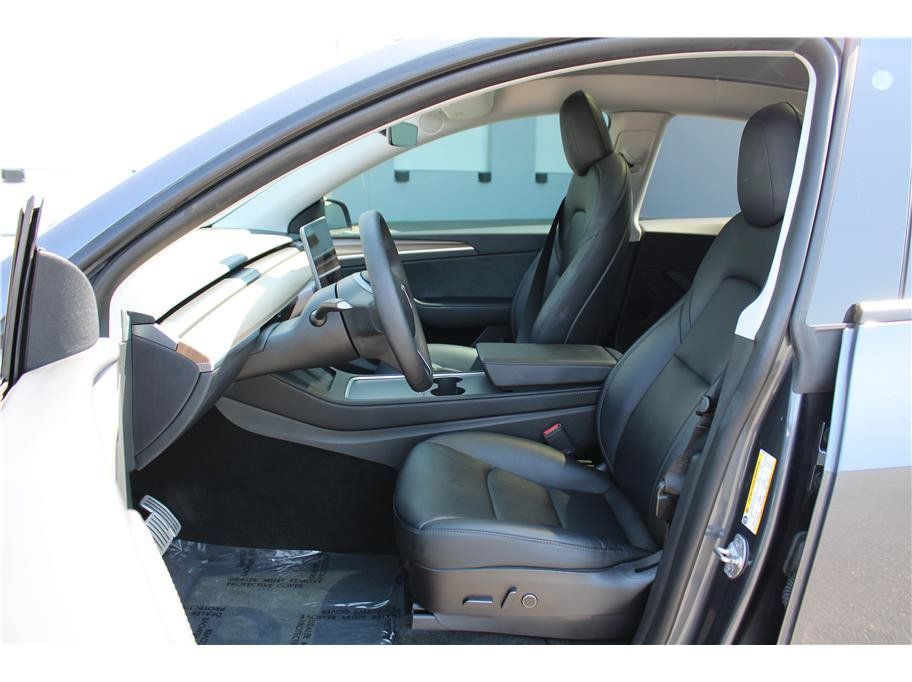 Used 2022 Tesla Model Y Performance AWD/4WD image 8