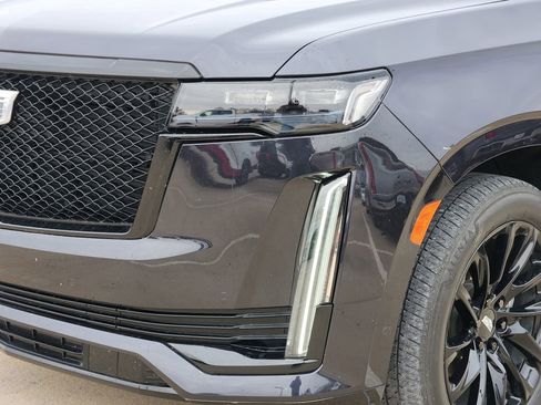 Used 2022 Cadillac Escalade Sport w/ Touring Package image 14