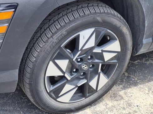 Used 2024 Hyundai Kona SEL AWD/4WD image 5