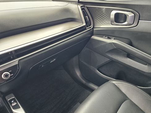 Used 2025 Kia Sorento EX w/ Panoramic Sunroof Package FWD image 27