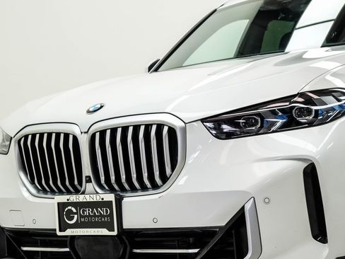 Used 2026 BMW X5 xDrive40i w/ Climate Comfort Package AWD/4WD image 2