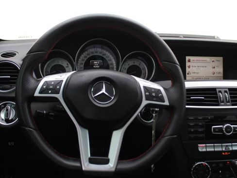 Used 2013 Mercedes-Benz C 250 Sedan image 23