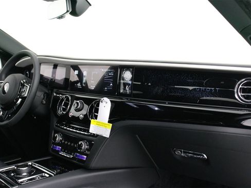 New 2025 Rolls-Royce Ghost image 12