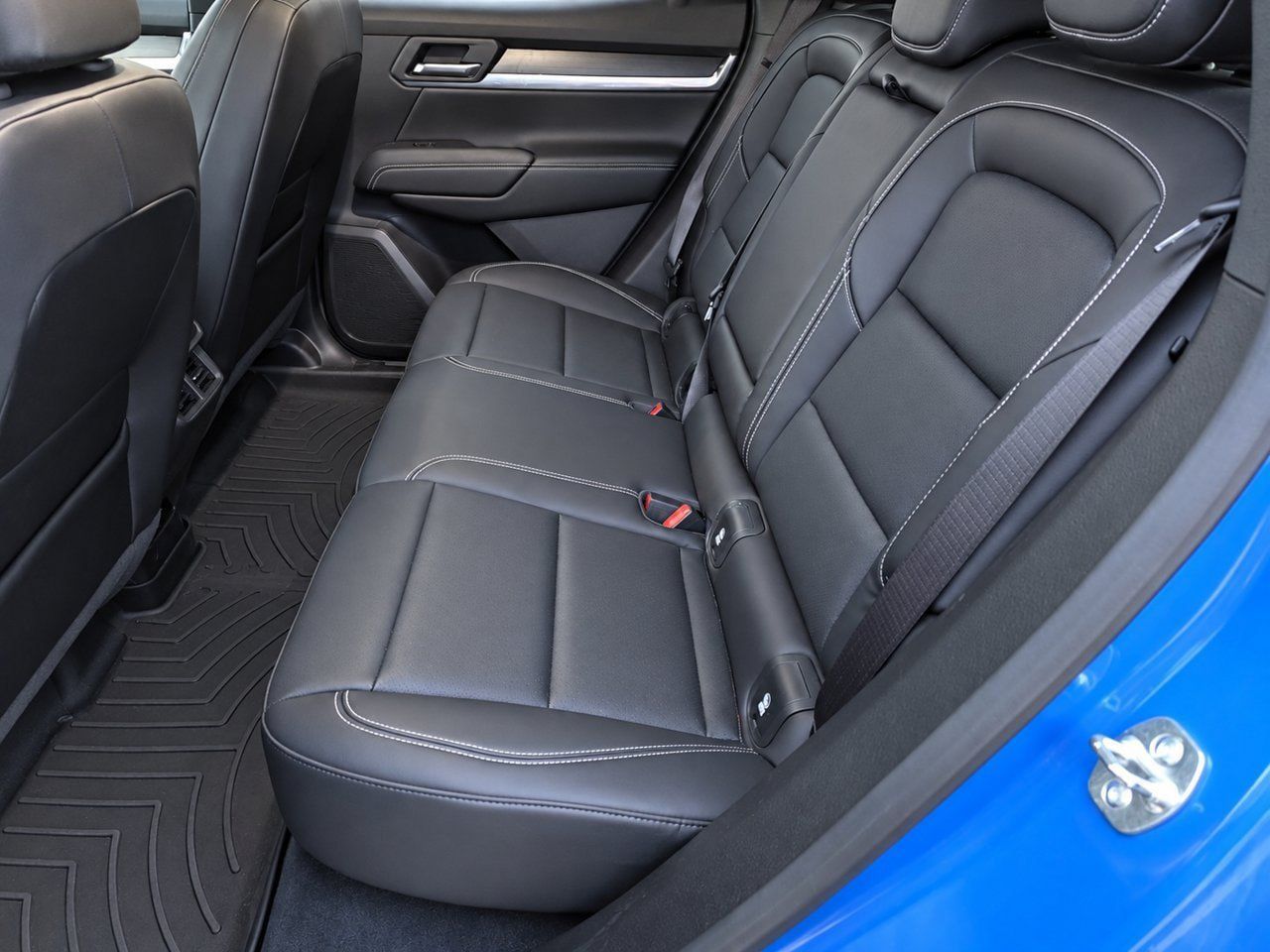 Used 2025 GMC Terrain Elevation w/ Elevation Premium Package FWD image 26