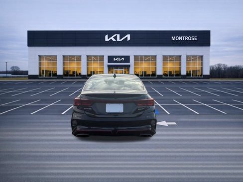 Used 2023 Kia Forte GT FWD image 7