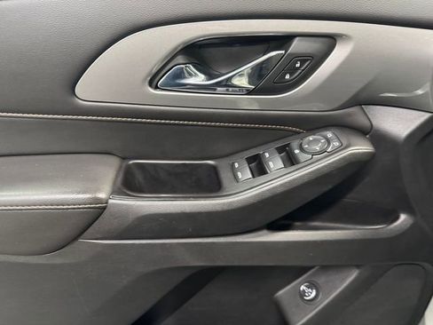 Used 2020 Chevrolet Traverse LT image 25