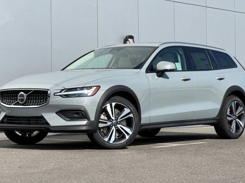 New 2026 Volvo V60 B5 Cross Country Plus w/ Climate Package AWD/4WD image 1