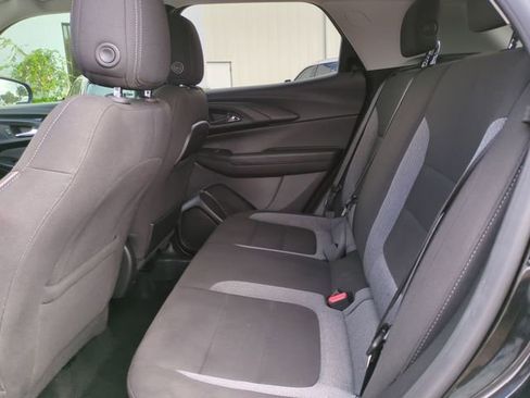 Used 2023 Chevrolet TrailBlazer LT FWD image 16