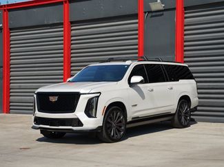 Used 2025 Cadillac Escalade ESV V video 1