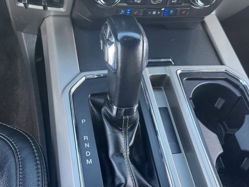 Used 2020 Ford F150 Lariat image 32