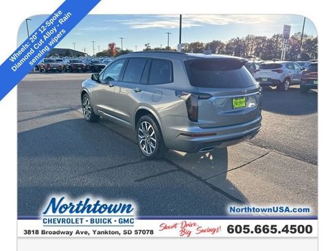 Used 2024 Cadillac XT6 Sport image 7