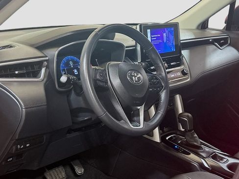 Used 2024 Toyota Corolla Cross XLE w/ Convenience Package FWD image 7