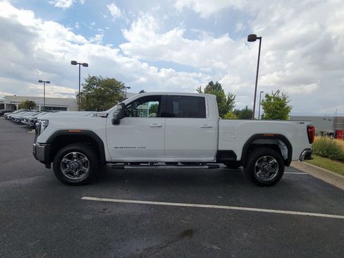 New 2026 GMC Sierra 2500 SLE w/ SLE Value Package; image 6