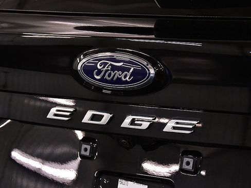 Used 2023 Ford Edge SEL w/ Sport Appearance Package AWD/4WD image 11