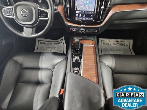 Used 2023 Volvo XC60 B5 Plus FWD image 31
