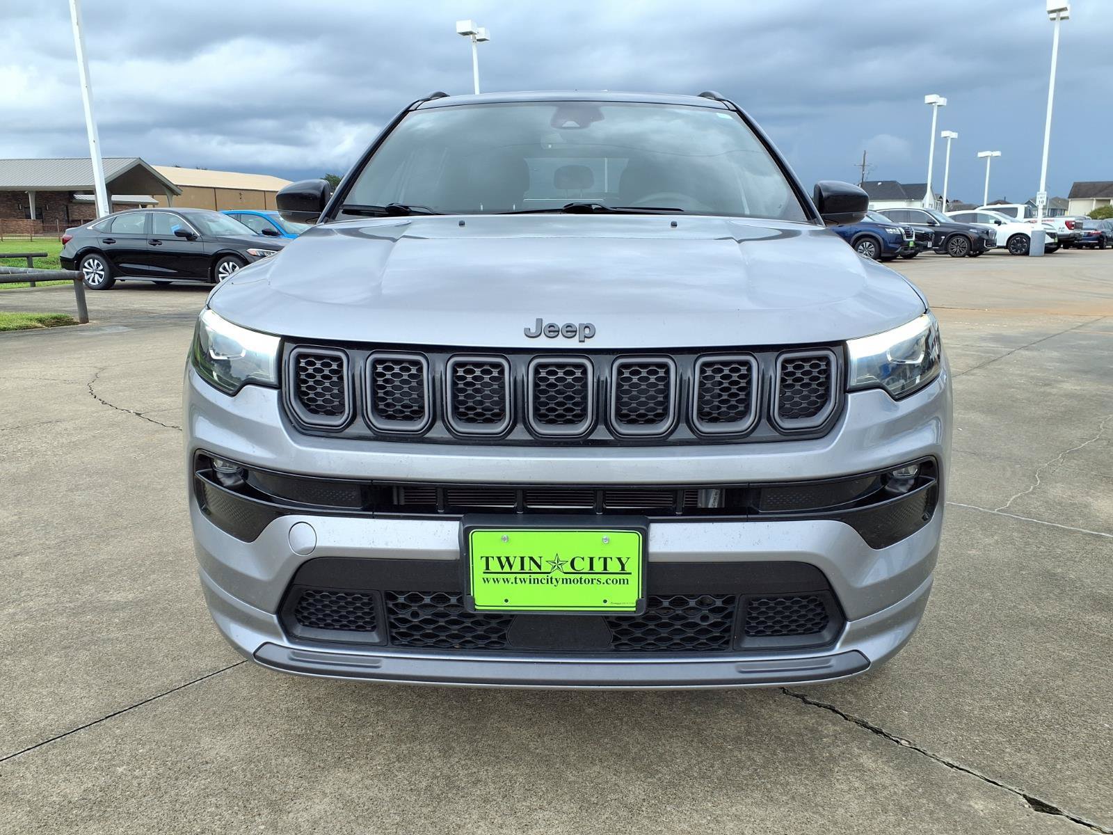 Used 2023 Jeep Compass High Altitude AWD/4WD image 3